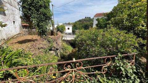 Propriedade com Ruína e Vista Rio para Turismo em Caminha