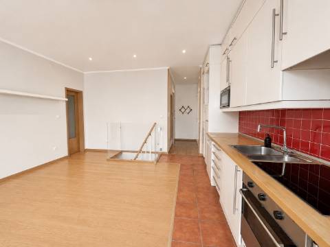 Apartamento T2 Arrendamento em Campolide,Lisboa