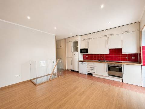Apartamento T2 Arrendamento em Campolide,Lisboa