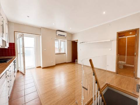 Apartamento T2 Arrendamento em Campolide,Lisboa