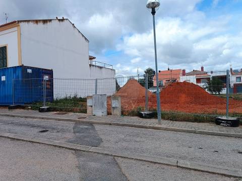 Terreno Urbano com 206.85m2, Alvalade, Santiago do Cacém