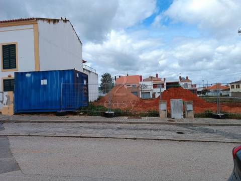 Terreno Urbano com 206.85m2, Alvalade, Santiago do Cacém
