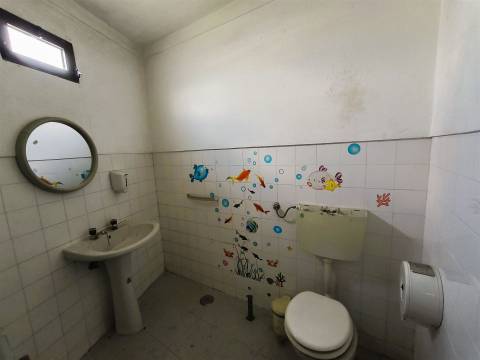 Armazém em lote de 2564m2, Parque das Empresas
