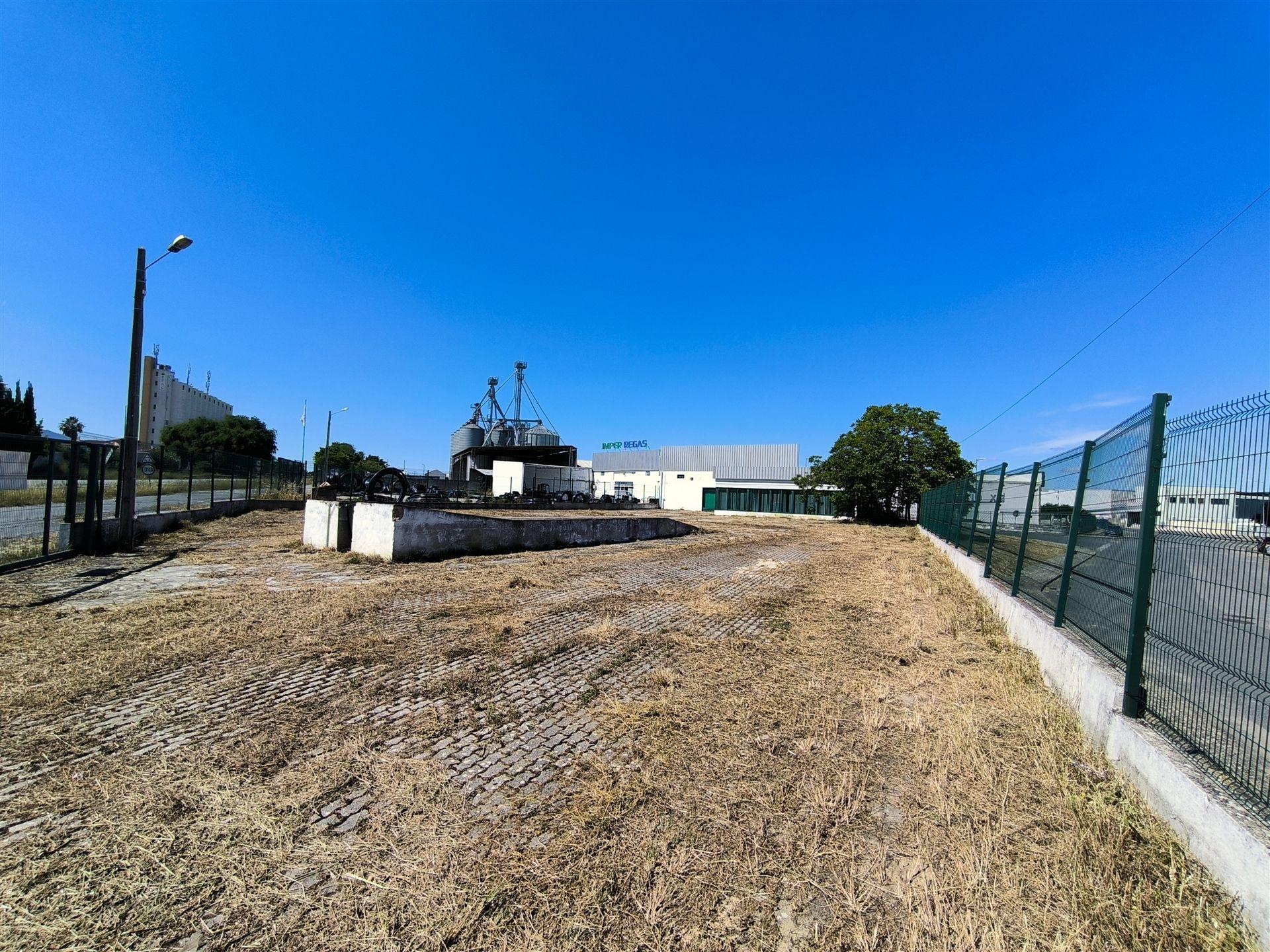 Armazém em lote de 2564m2, Parque das Empresas