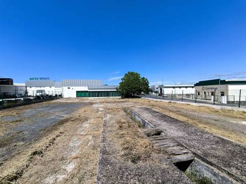 Armazém em lote de 2564m2, Parque das Empresas