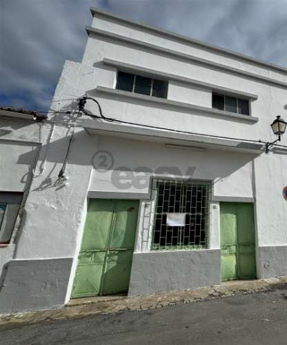 Armazém com Alvará de Indústria e Comércio no centro de Castro Verde