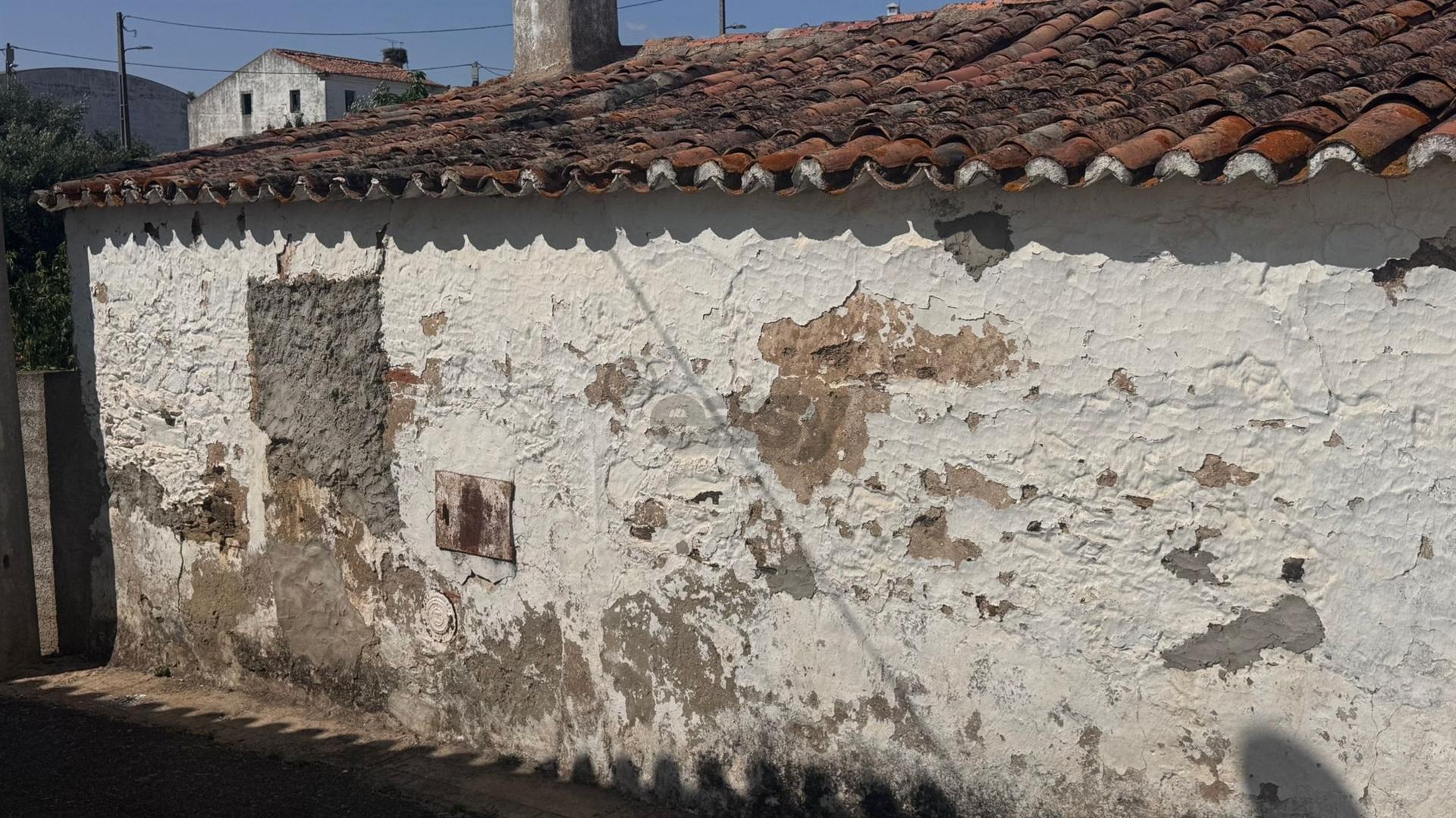 Moradia em Ruína com 6 divisões, Neves da Graça, Santa Bárbara dos Padrões, Castro Verde