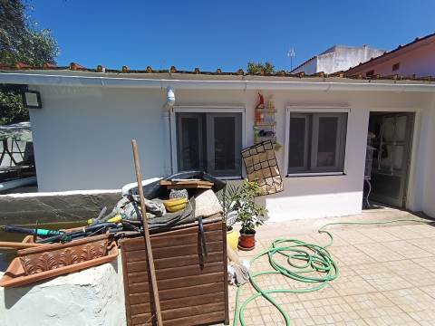 Moradia T2 remodelada com Jardim + Anexo + Tanque, São Domingos, Santiago do Cacém