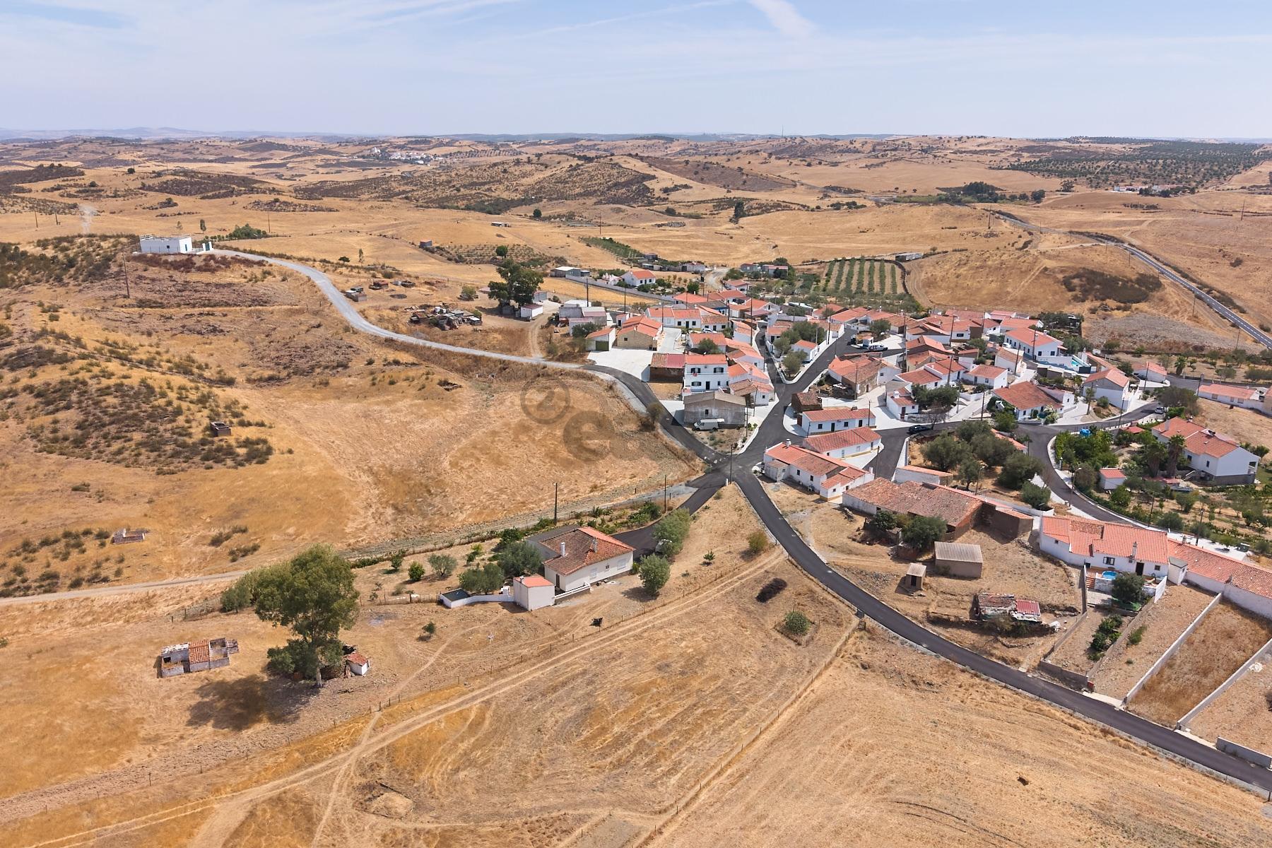 Moradia T4+ 1 mobilada e equipada em Gois, São Miguel do Pereiro,  Mértola
