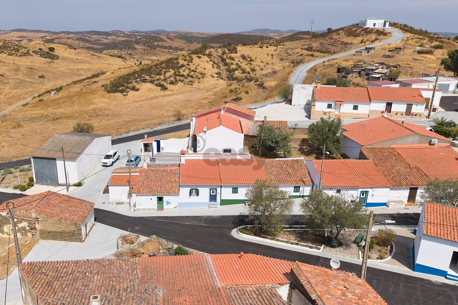 Moradia T4+ 1 mobilada e equipada em Gois, São Miguel do Pereiro,  Mértola