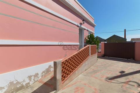 Moradia de Charme Totalmente Renovada com Piscina em Ermidas-Sado