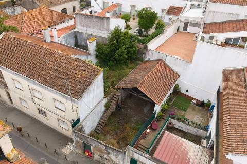Imóvel para Remodelação total no centro Histórico do Cartaxo