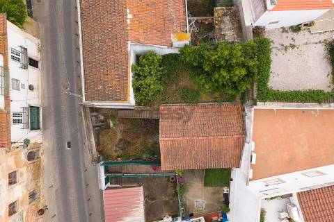 Imóvel para Remodelação total no centro Histórico do Cartaxo