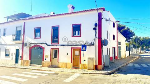Espaço Comercial/Serviços com Elevado Potencial na Entrada de Borba