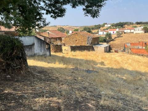 Conjunto de Duas Moradias c/Quintal +Casão c/Quintal +Terreno c/104750m2 | Hortinhas – Alandroal