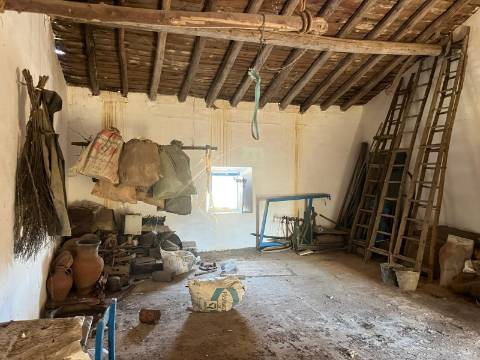 Conjunto de Duas Moradias c/Quintal +Casão c/Quintal +Terreno c/104750m2 | Hortinhas – Alandroal