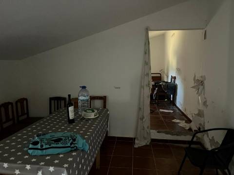 Conjunto de Duas Moradias c/Quintal +Casão c/Quintal +Terreno c/104750m2 | Hortinhas – Alandroal