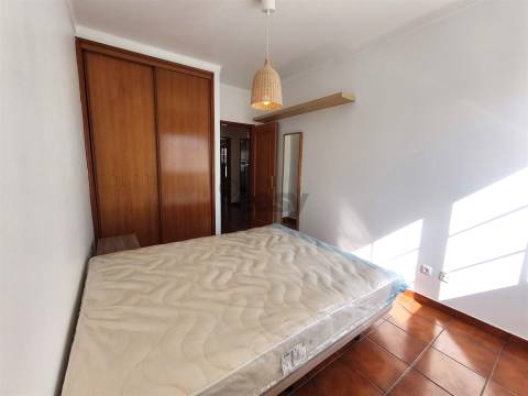 Apartamento T2 Mobilado com Logradouro Privativo em Ermidas Sado