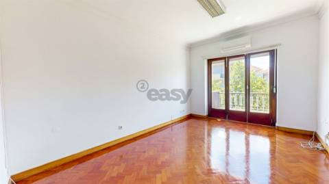 Escritório T5 no Conde Redondo em Lisboa