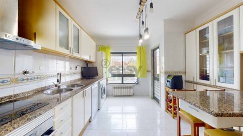 Apartamento T4 Venda em Póvoa de Santa Iria e Forte da Casa,Vila Franca de Xira