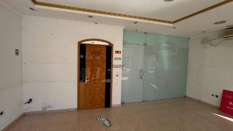 Espaço Comercial com Elevado Potencial em Aljustrel
