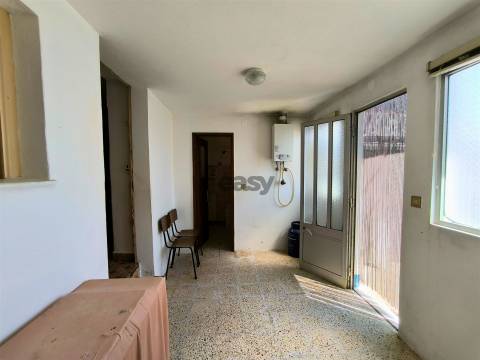 Moradia T3 com quintal no centro de Azinheira dos Barros | Grândola