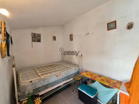 Moradia T3 com quintal no centro de Azinheira dos Barros | Grândola