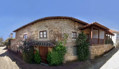 Casa da Ribeirinha T11 em Fradizela