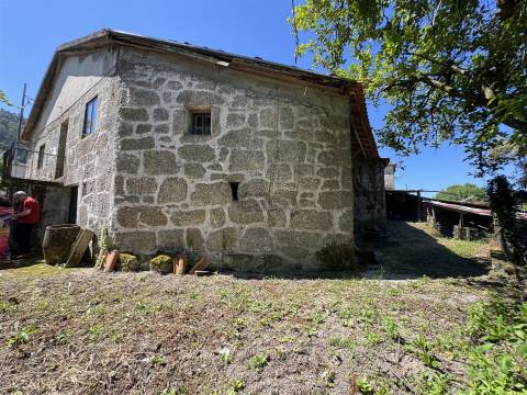 Moradia para Restaurar T3 Venda em Moimenta,Terras de Bouro