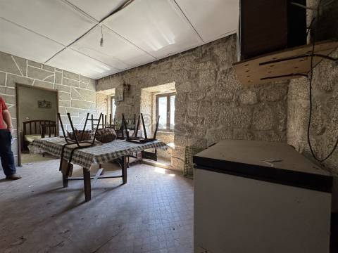 Moradia para Restaurar T3 Venda em Moimenta,Terras de Bouro