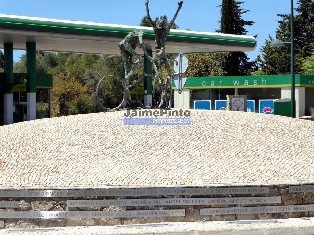 Terreno 28.000m2 rústico e urbano, próx. zona habitacional. Algarve, Faro. Loulé.