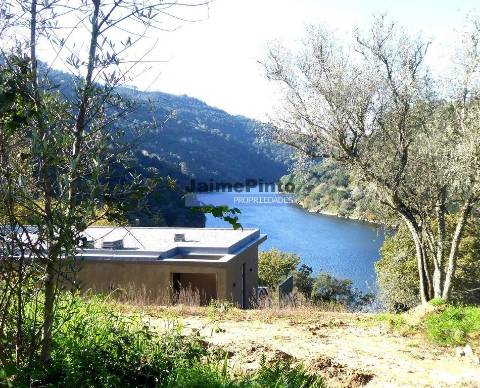 Moradia de Excelência, V3, vista rio Douro. Portugal, Resende, Aregos.