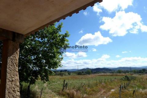 3ha Terreno Agrícola, com 2 Casas habitáveis. Portugal, Belmonte, Castelo Branco.