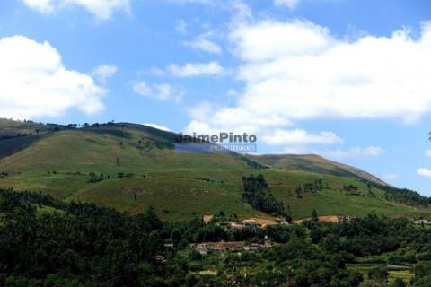 Terreno e Ruína p/ Restauro e Expansão, no Minho, em Agualonga. Portugal, V. do Castelo, Paredes de Coura.