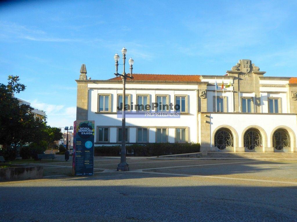 Terreno urbano c/ PIP aprovado p/ construção de Apartamentos, Comércio ou Serviços. Portugal, Espinho.