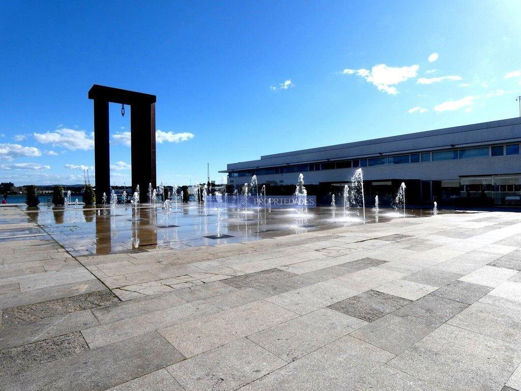 Prédio, Edifício antigo, habitável, com nobreza. Portugal, V. Castelo, Minho.