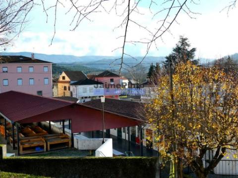 Casas em Ruína contiguadas na Zona Histórica de Vidago. Portugal, Chaves, Vidago.