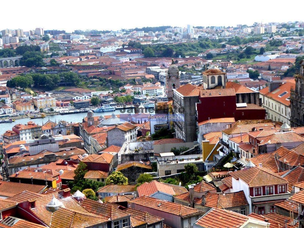 Hotel Luxuoso Moderno. Portugal, V. N. de Gaia, Porto.