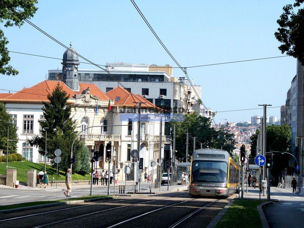 Terreno p/ construção 10 APARTAMENTOS, junto ao Metro. Portugal, Porto, V. N. de Gaia.