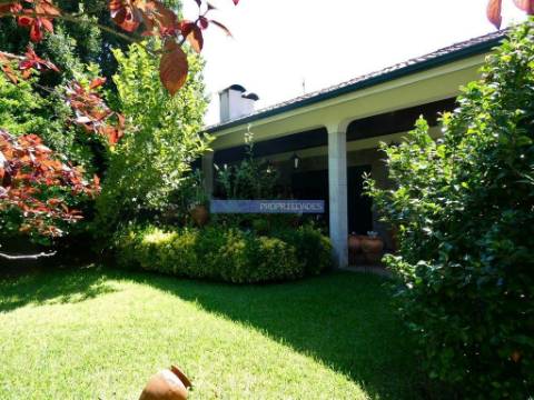 Quinta mini, Moradia V4, Terreno 4.800m2. Porto, Paredes, Portugal.