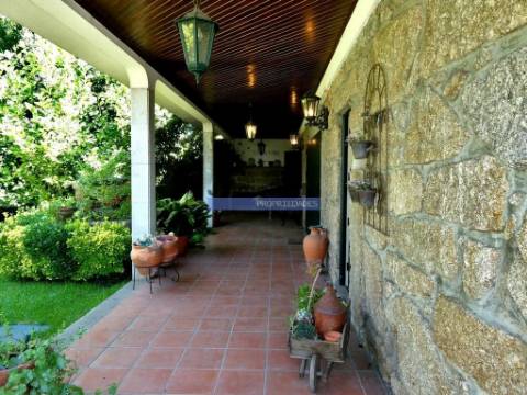 Quinta mini, Moradia V4, Terreno 4.800m2. Porto, Paredes, Portugal.