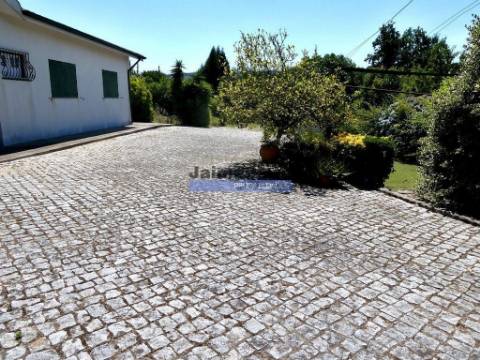 Quinta mini, Moradia V4, Terreno 4.800m2. Porto, Paredes, Portugal.