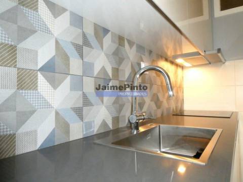 Arrenda-se Apartamento T2  Rio Tinto, Gondomar, Portugal.