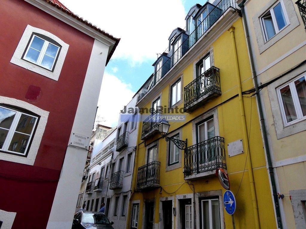 Edifícios ANTIGOS, zona típica ma freguesia de Santo António. Portugal, zona antiga de Santa Marta, Lisboa.