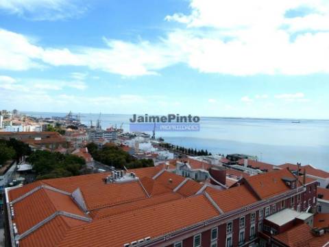 Edifícios ANTIGOS, zona típica ma freguesia de Santo António. Portugal, zona antiga de Santa Marta, Lisboa.