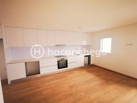 Apartamento T3 com garagem em Arcozelo, Barcelos