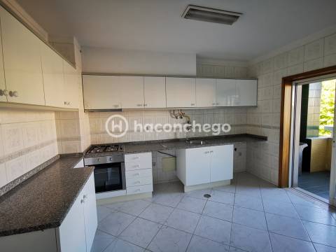 Apartamento T2 para arrendar em Arcozelo Barcelos