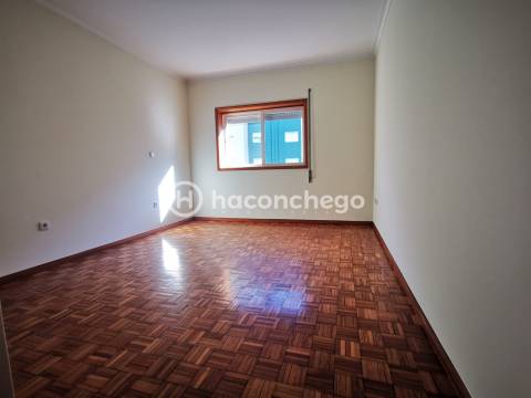 Apartamento T2 para arrendar em Arcozelo Barcelos