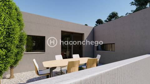 Terreno Urbano de 580 m² com Projeto Aprovado e Licença Paga em Abade Neiva, Barcelos