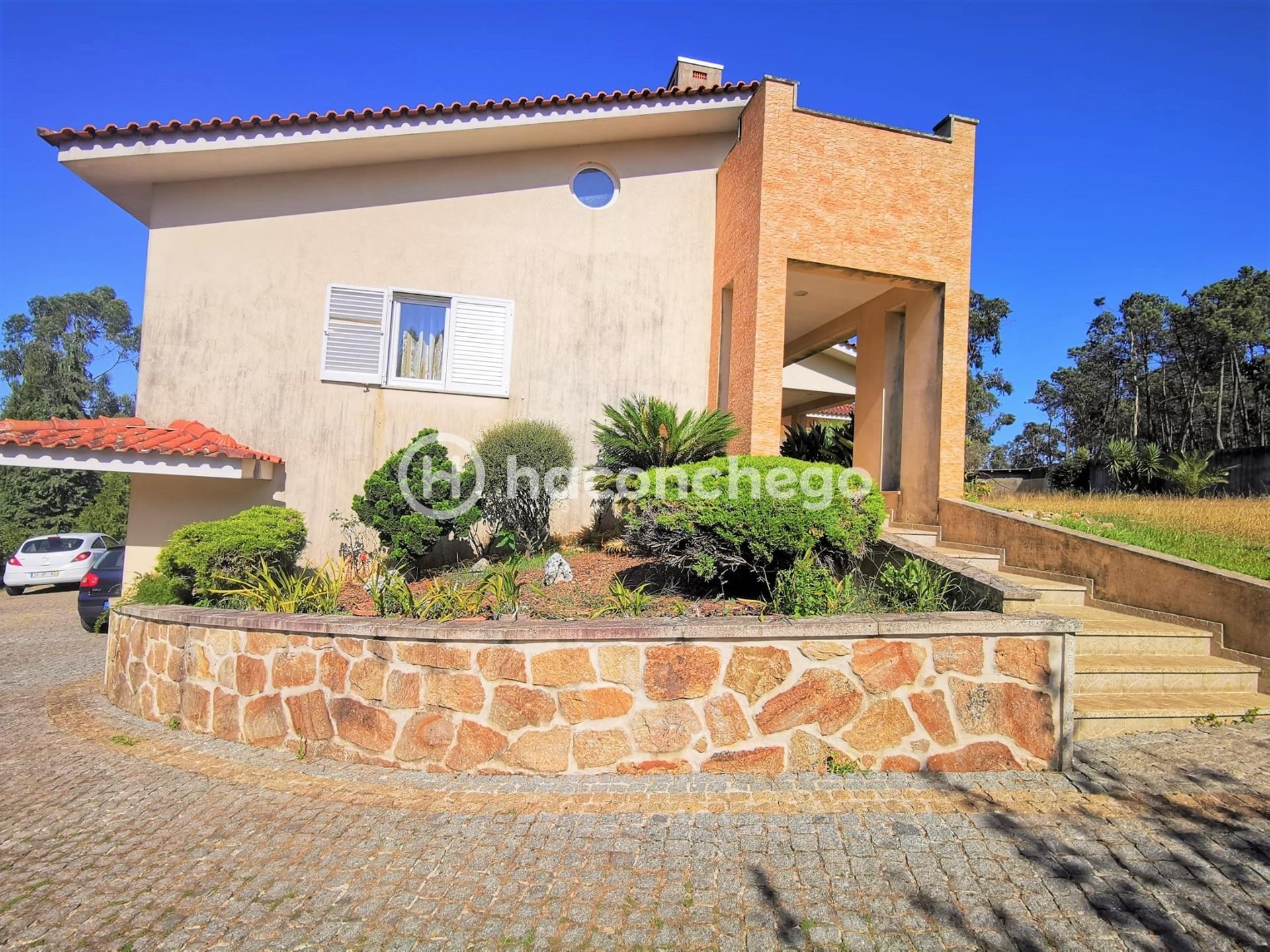 Moradia individual T3 inserida num terreno com cerca 7.000 m2 em Balasar Póvoa de Varzim